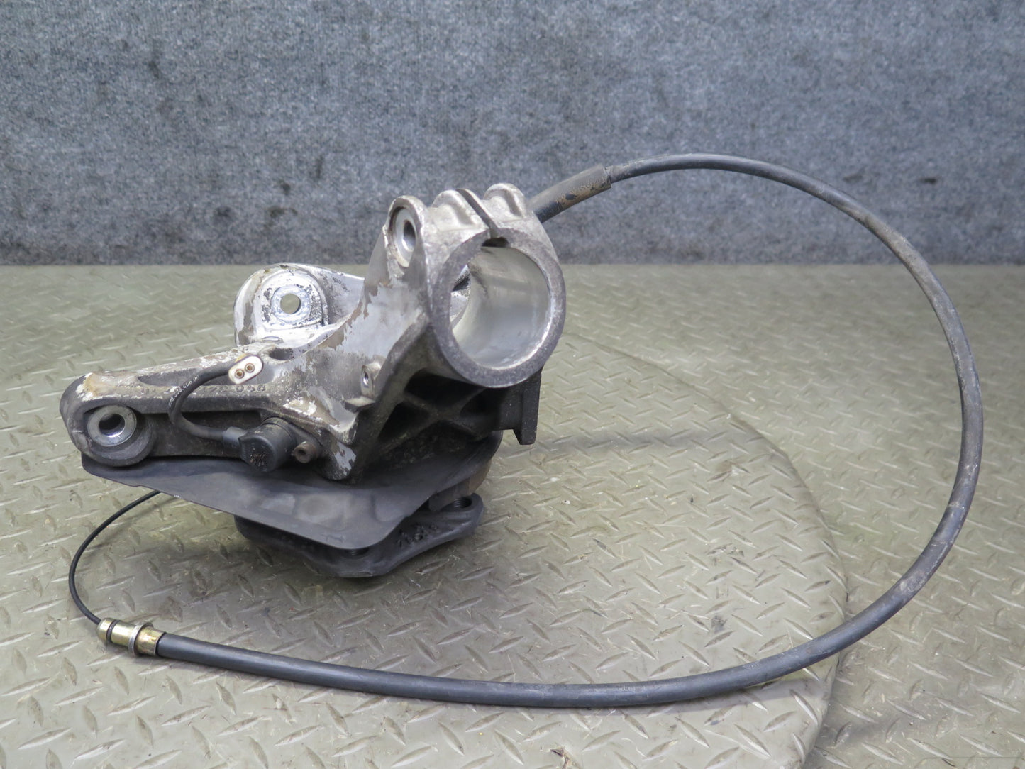 1997-2004 Porsche Boxster 986 Rear Right Spindle Knuckle Wheel Hub Bearing