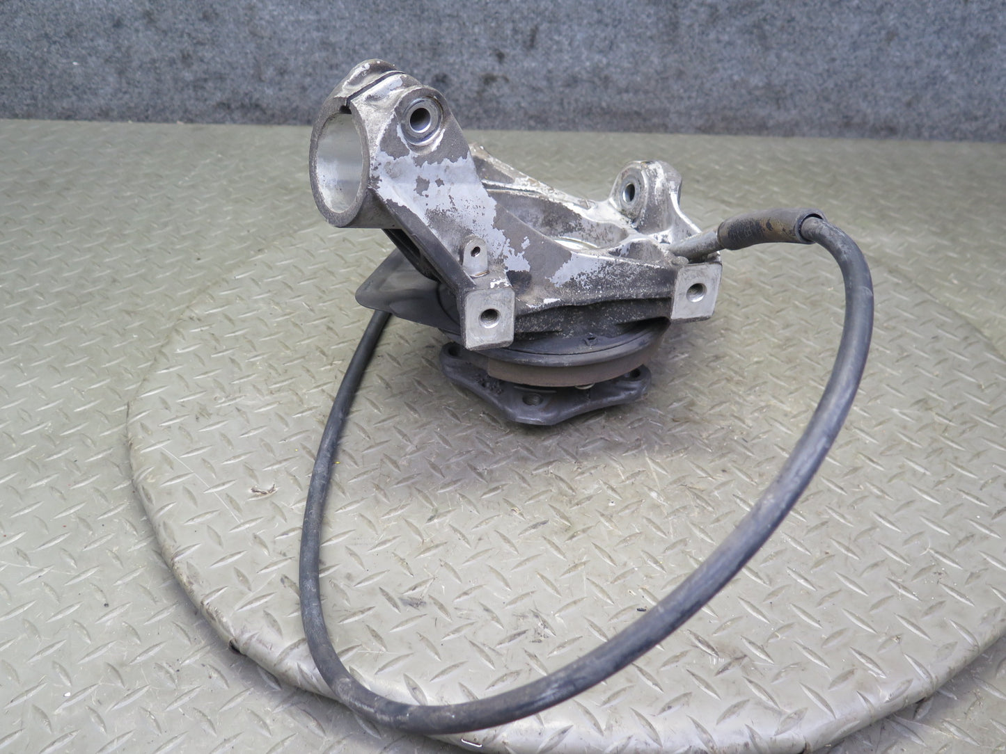 1997-2004 Porsche Boxster 986 Rear Right Spindle Knuckle Wheel Hub Bearing