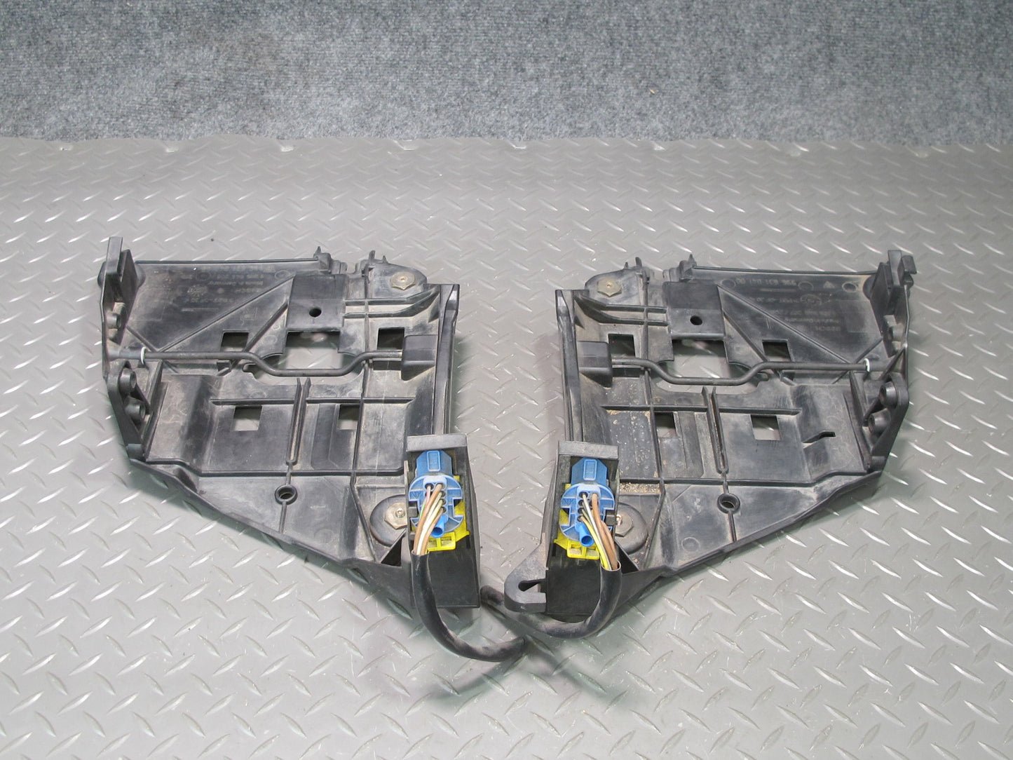 1997-2001 Porsche Boxster 986 Front Headlight Mount Bracket Support Set of 2