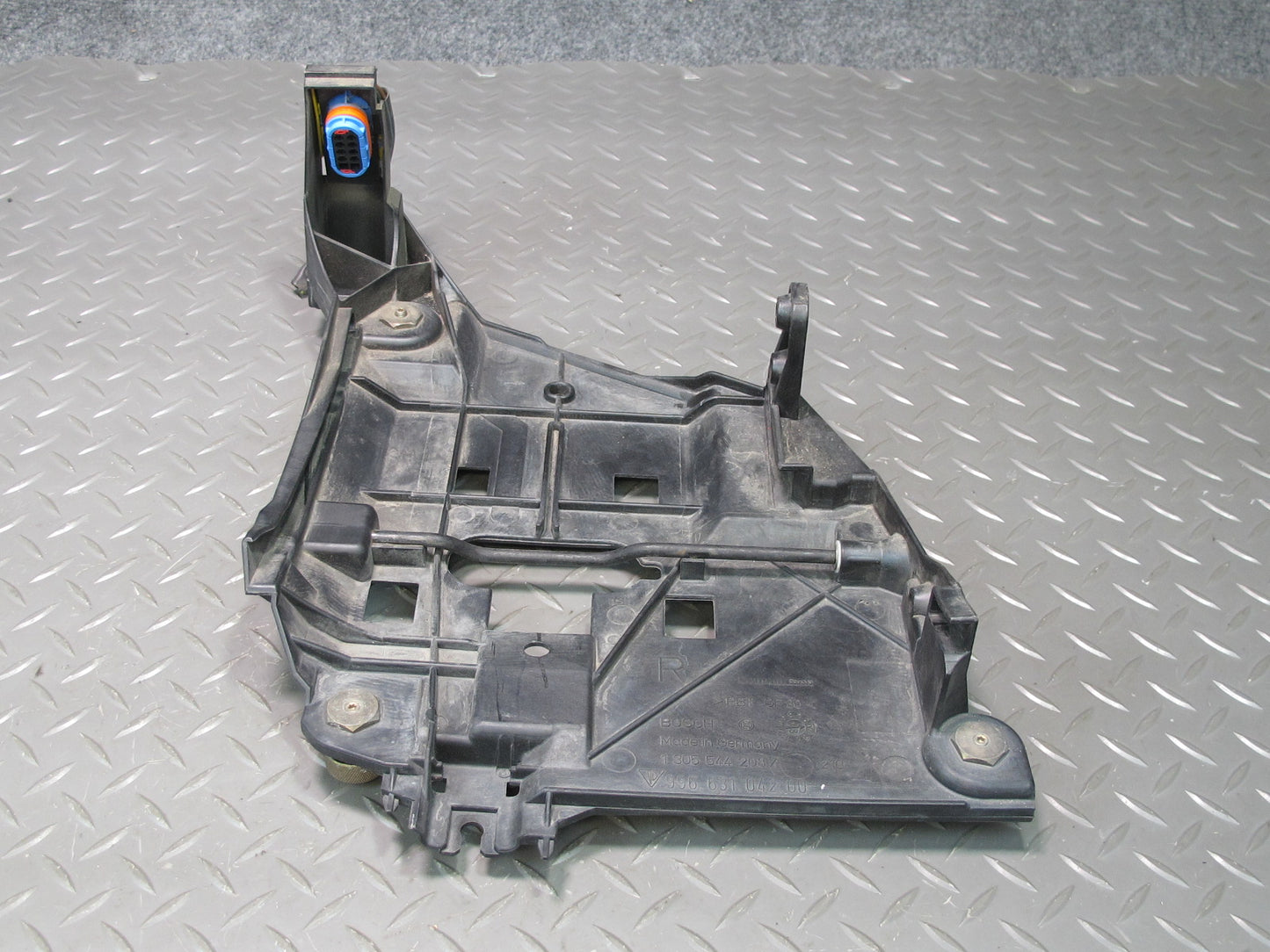 1997-2001 Porsche Boxster 986 Front Headlight Mount Bracket Support Set of 2