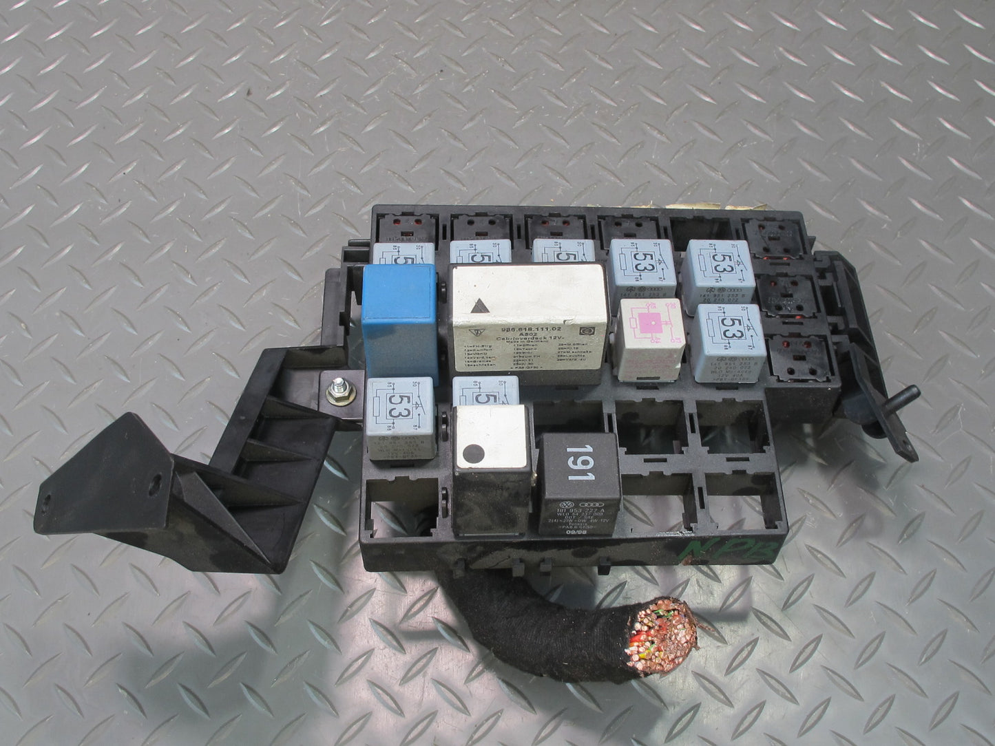 2000-2004 Porsche Boxster 986 Junction Fuse Relay Box Module Unit