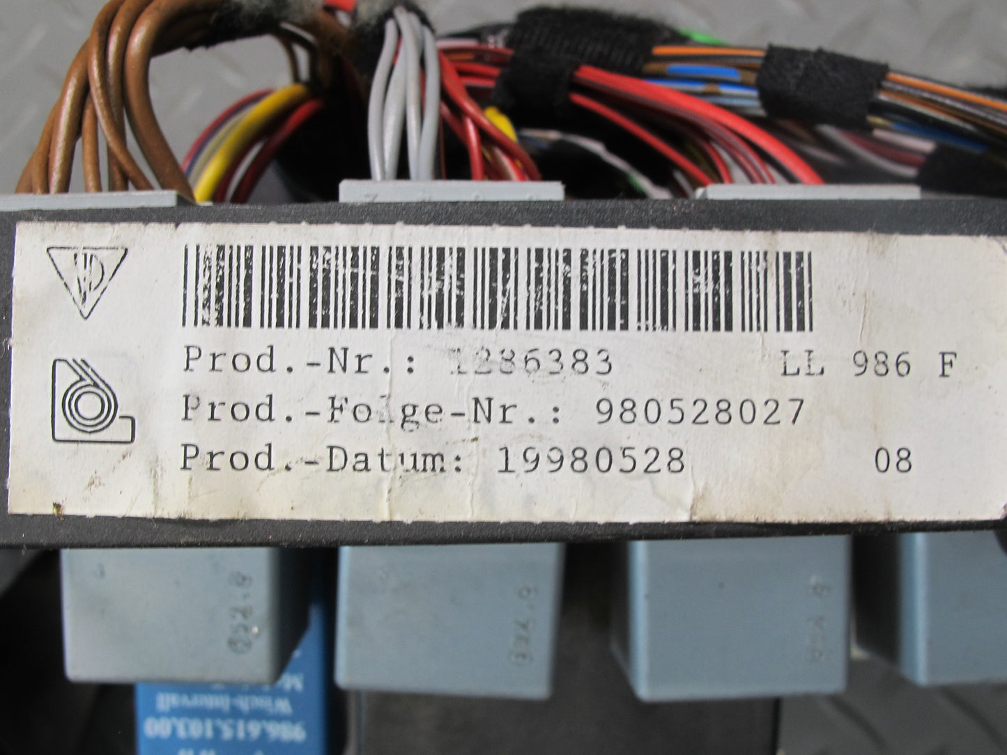 2000-2004 Porsche Boxster 986 Junction Fuse Relay Box Module Unit