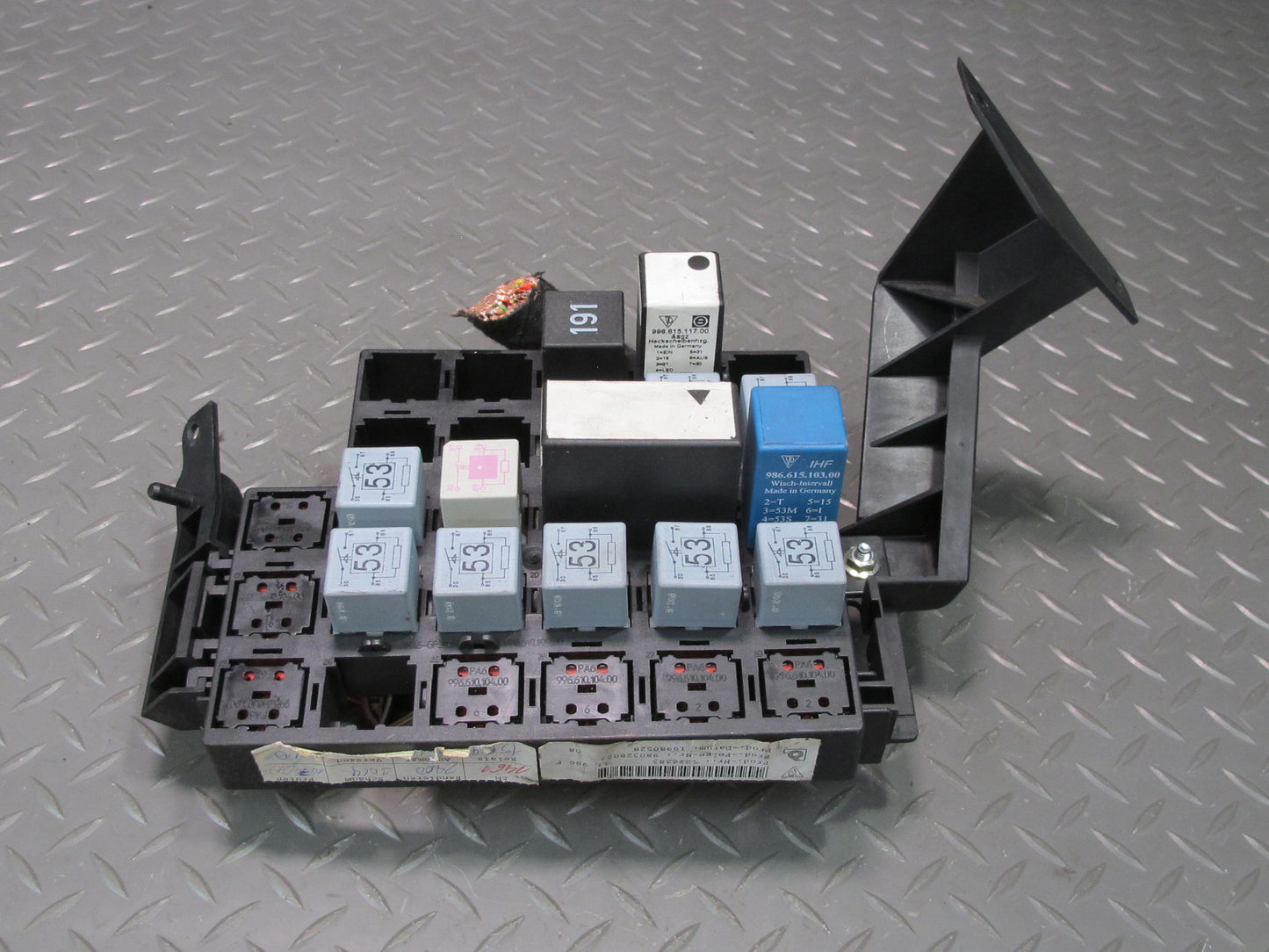 2000-2004 Porsche Boxster 986 Junction Fuse Relay Box Module Unit