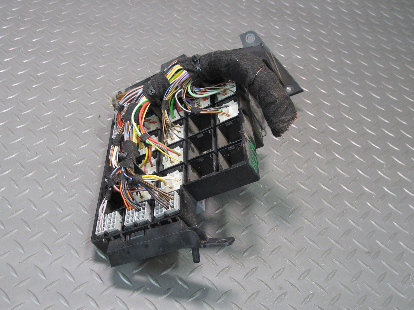 2000-2004 Porsche Boxster 986 Junction Fuse Relay Box Module Unit