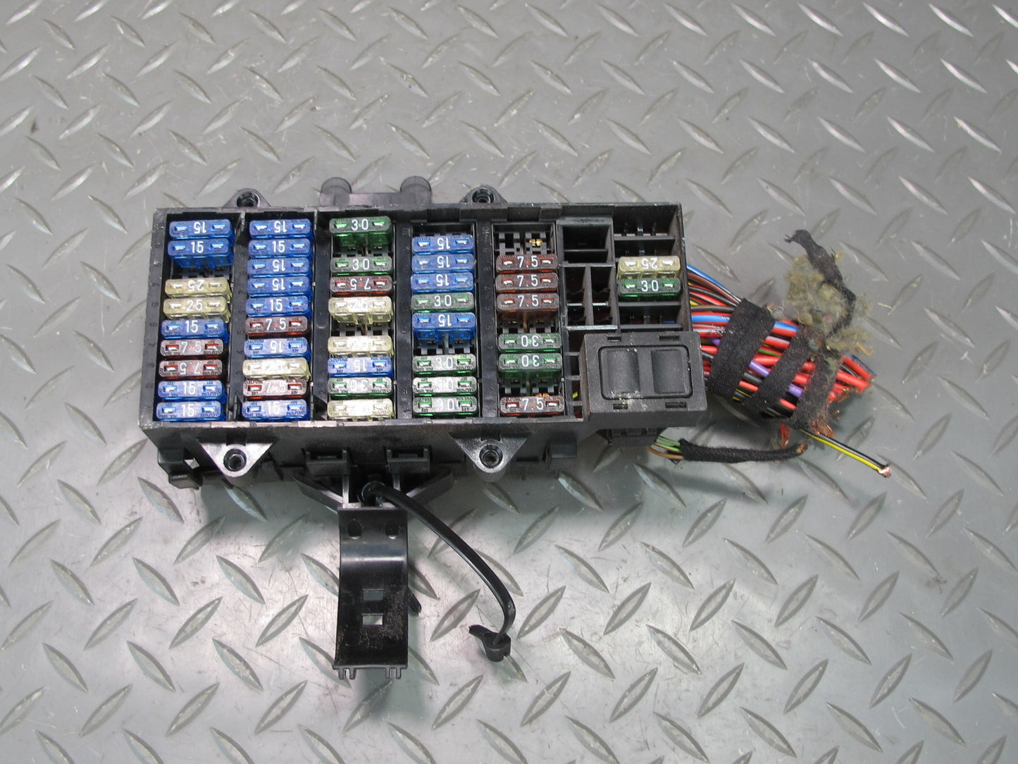 1997-2004 Porsche Boxster 986 Power Distribution Fuse Relay Box Module Unit