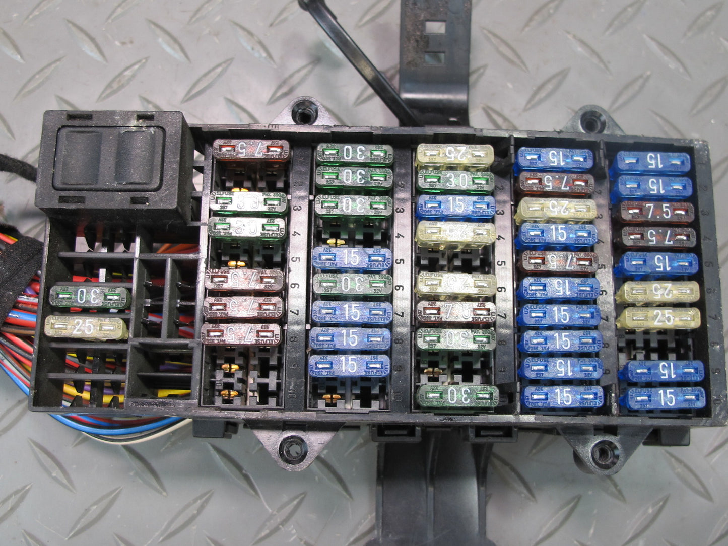 1997-2004 Porsche Boxster 986 Power Distribution Fuse Relay Box Module Unit