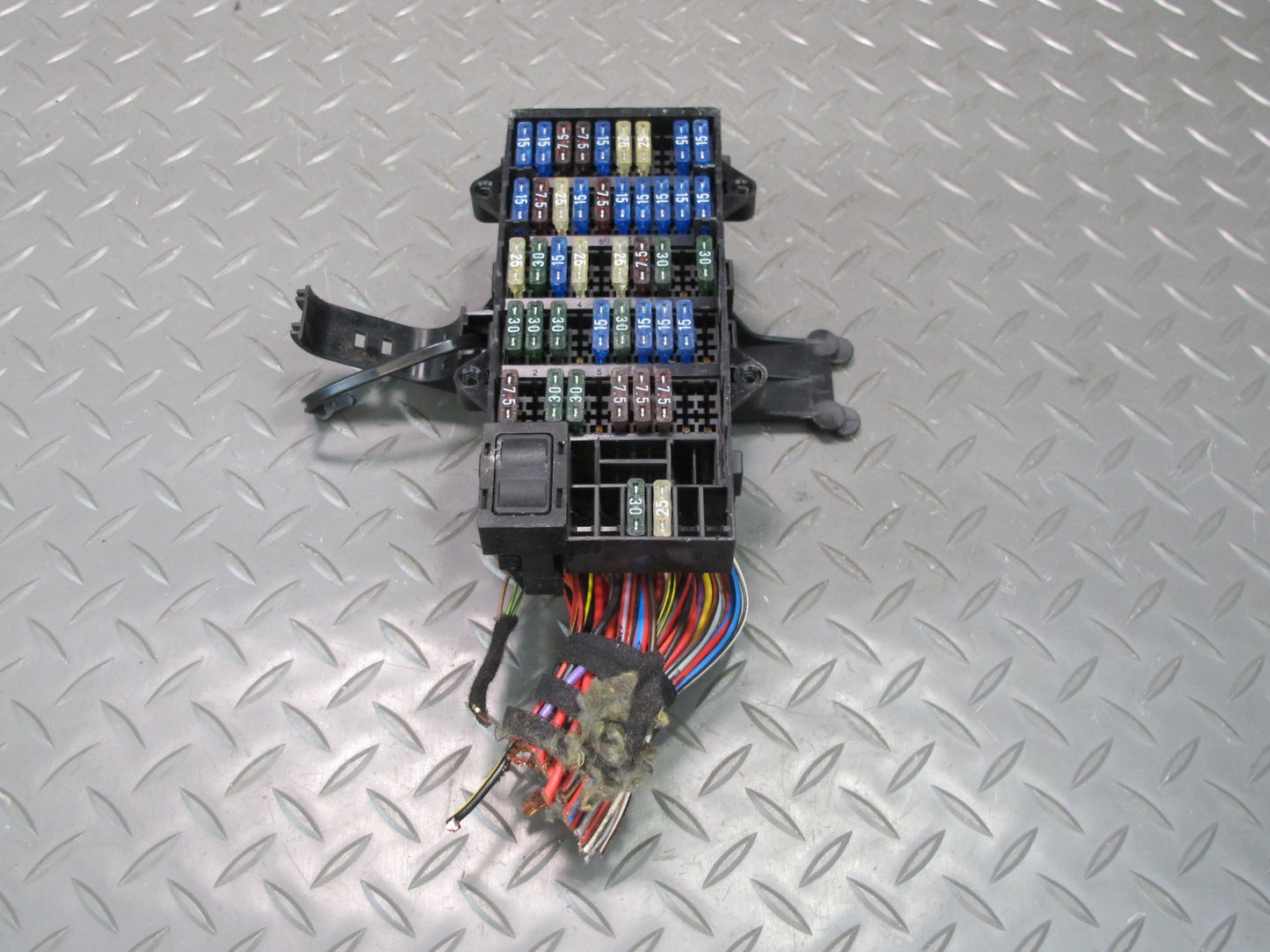 1997-2004 Porsche Boxster 986 Power Distribution Fuse Relay Box Module Unit