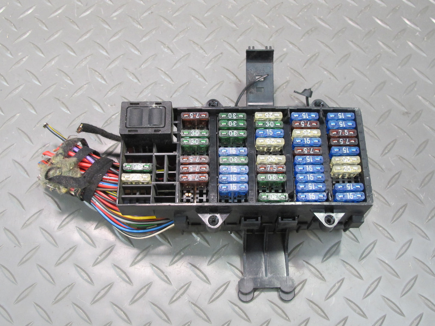 1997-2004 Porsche Boxster 986 Power Distribution Fuse Relay Box Module Unit