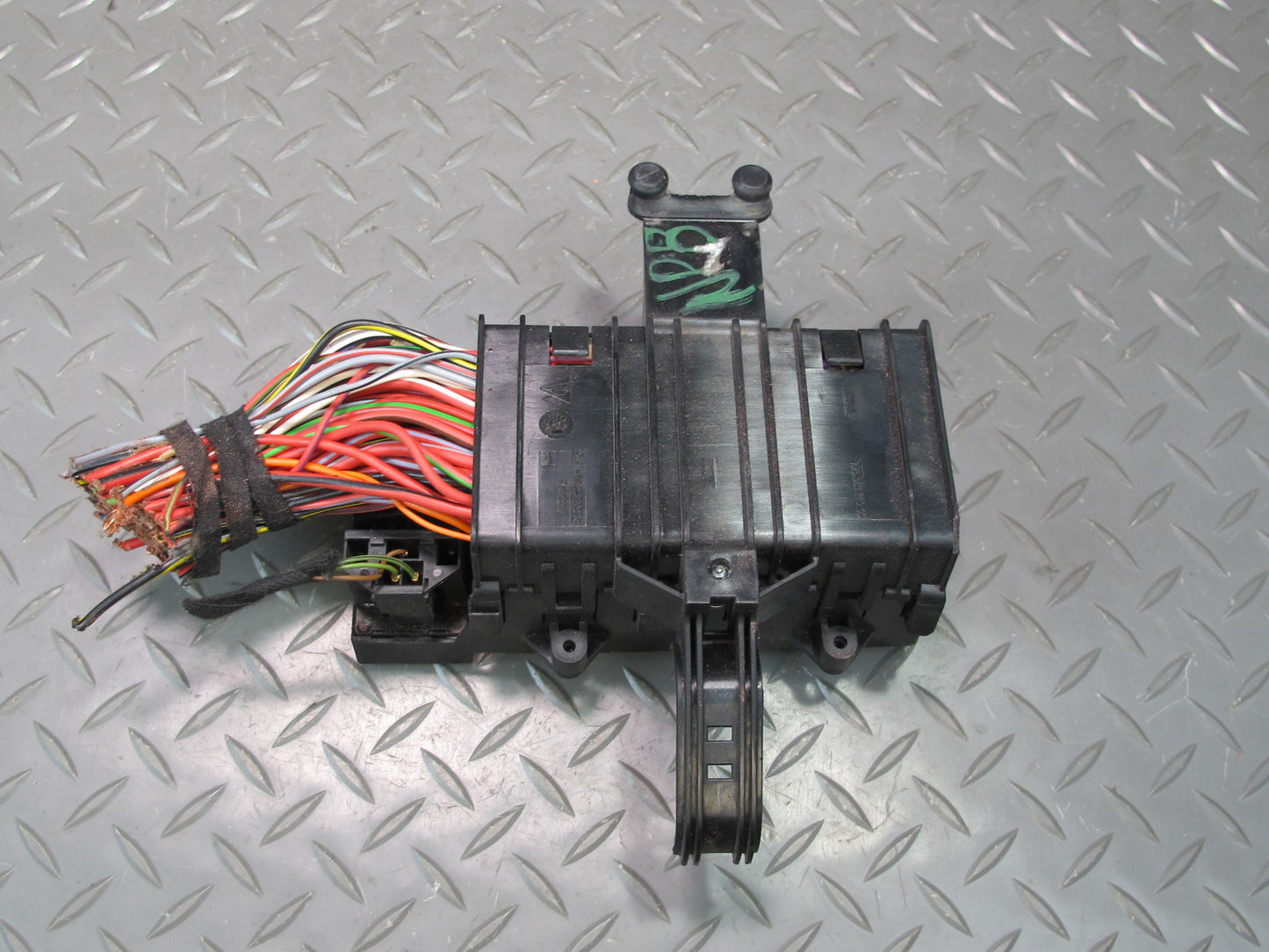 1997-2004 Porsche Boxster 986 Power Distribution Fuse Relay Box Module Unit