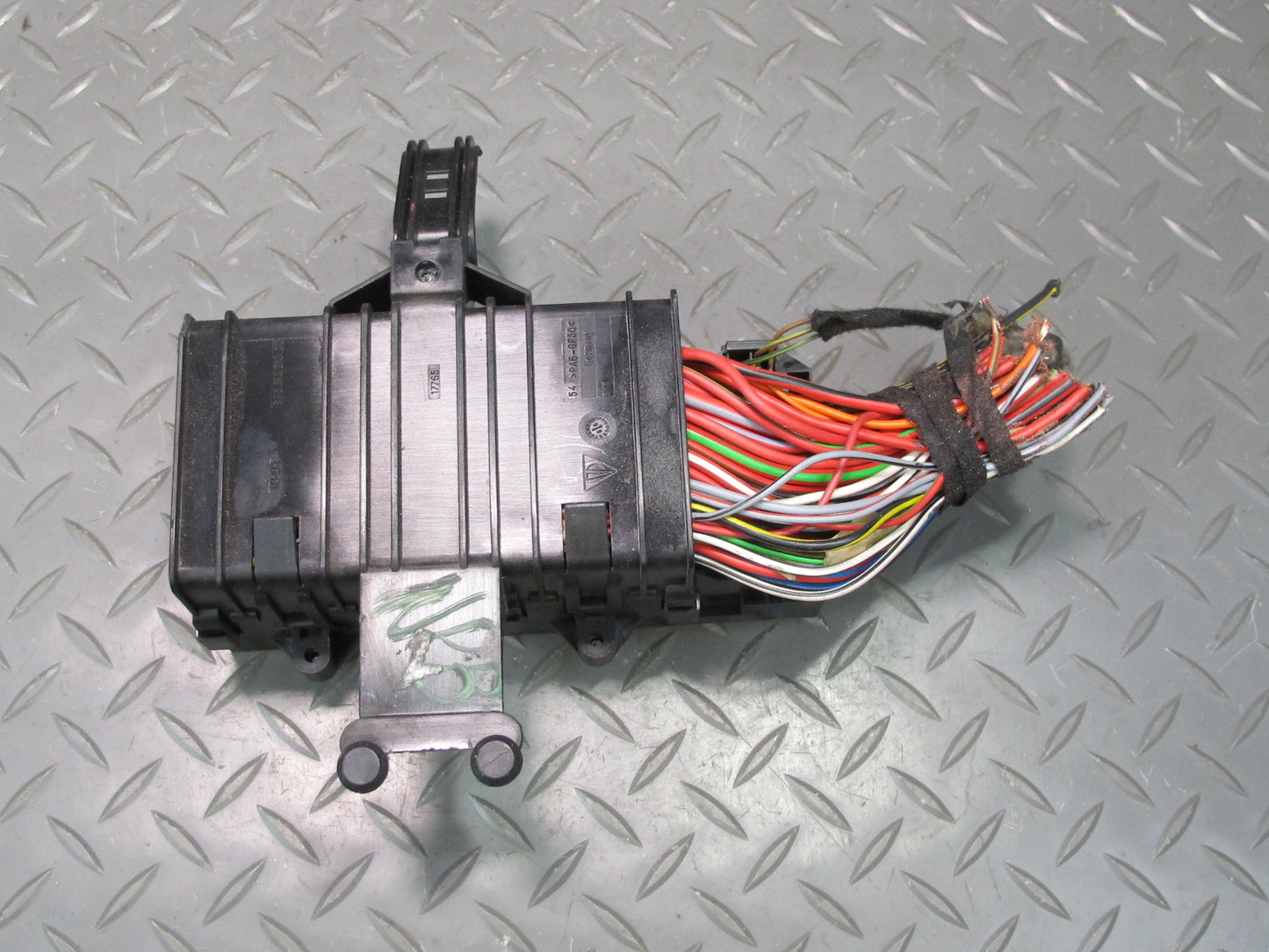 1997-2004 Porsche Boxster 986 Power Distribution Fuse Relay Box Module Unit