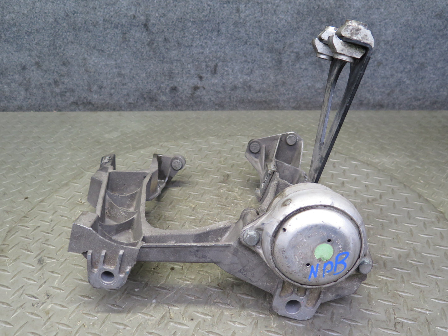 1997-1999 Porsche Boxster 986 M/T Transmission Mount Bracket Support  Set of 2