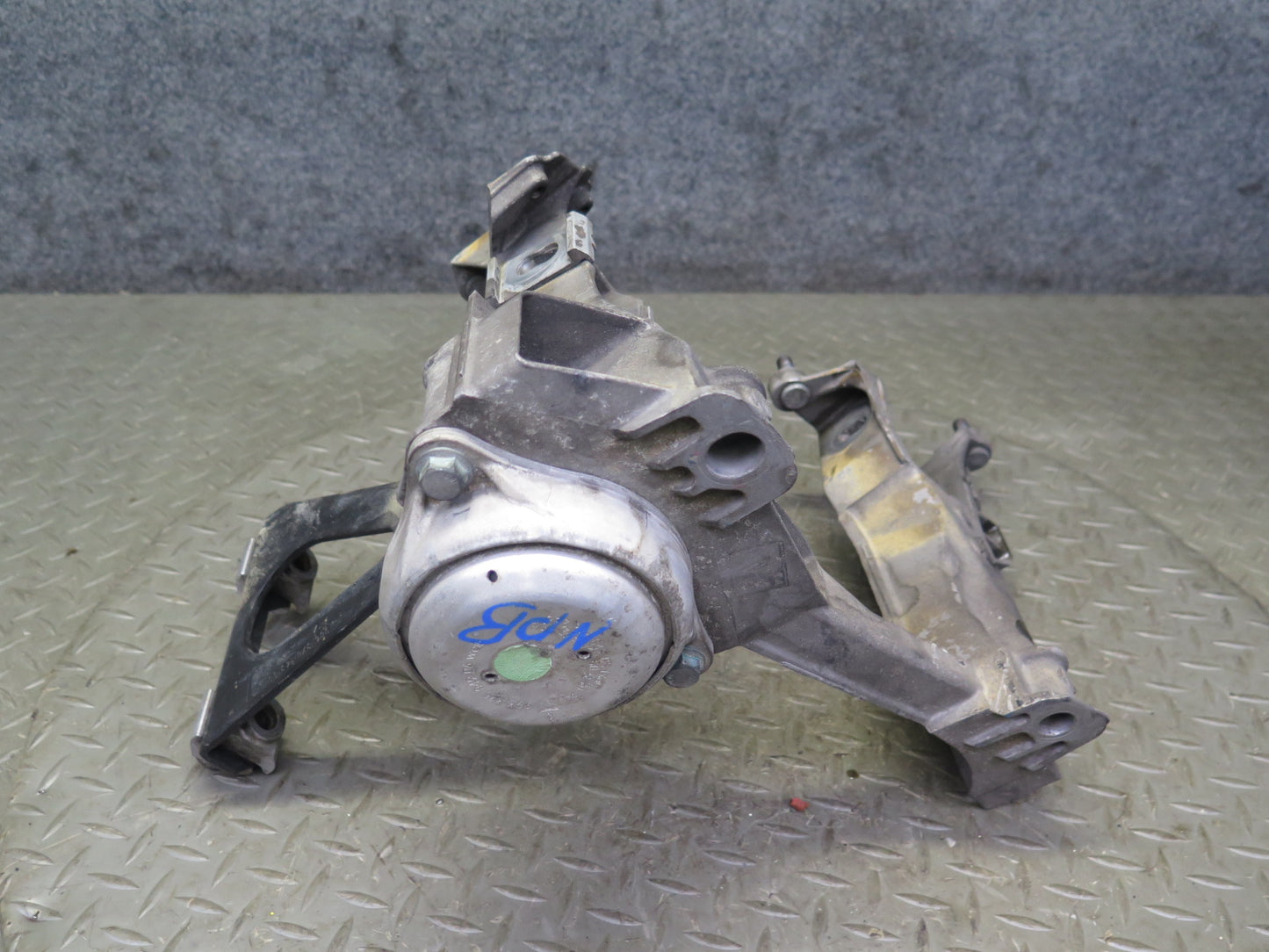 1997-1999 Porsche Boxster 986 M/T Transmission Mount Bracket Support  Set of 2