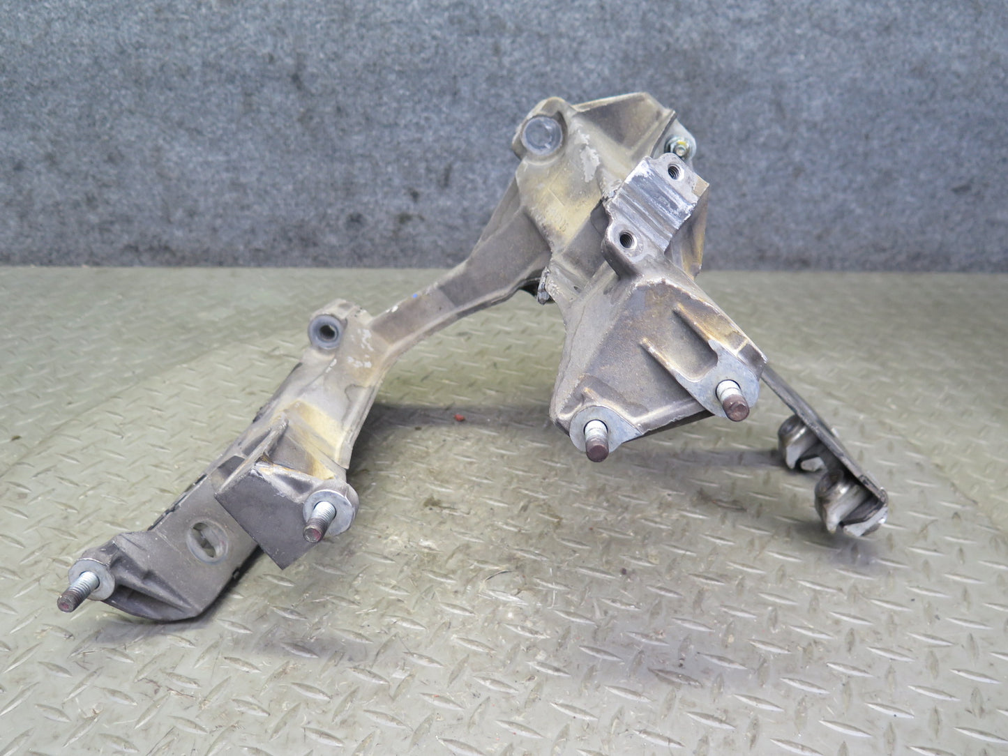 1997-1999 Porsche Boxster 986 M/T Transmission Mount Bracket Support  Set of 2