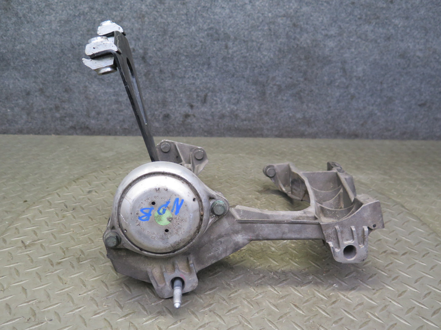 1997-1999 Porsche Boxster 986 M/T Transmission Mount Bracket Support  Set of 2