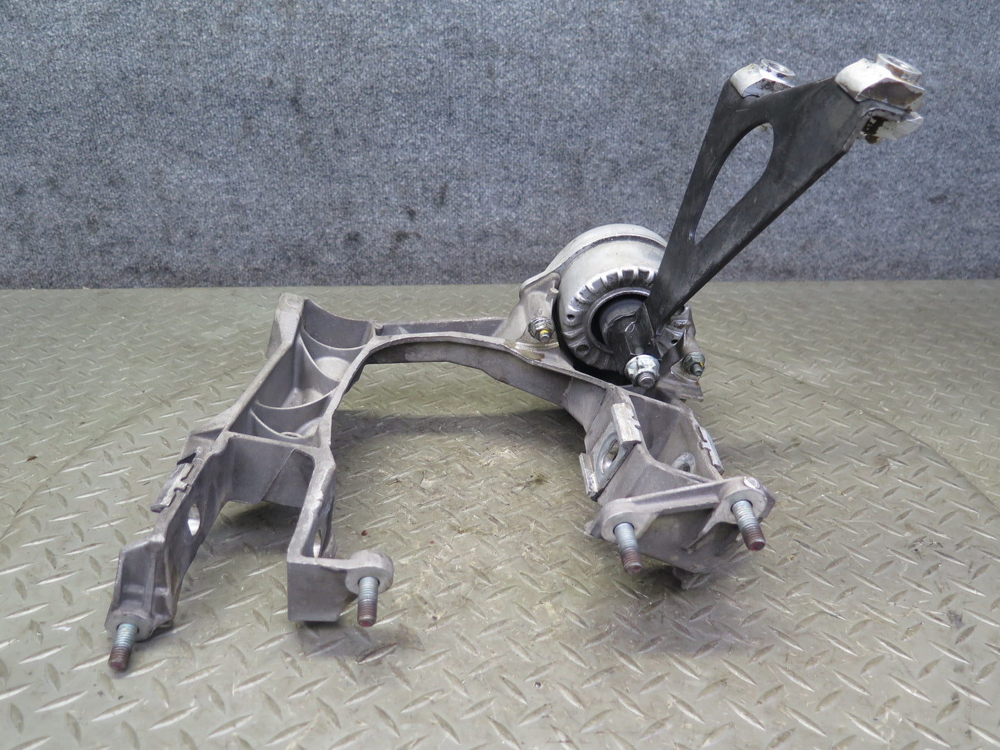 1997-1999 Porsche Boxster 986 M/T Transmission Mount Bracket Support  Set of 2