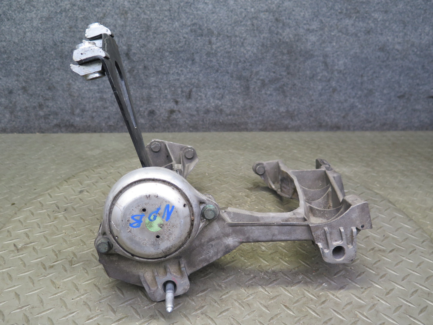 1997-1999 Porsche Boxster 986 M/T Transmission Mount Bracket Support  Set of 2