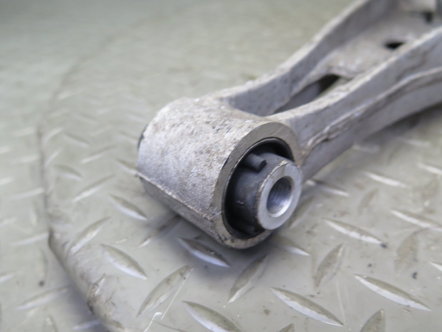 01-06 BMW E46 330ci RWD Set of 2 Rear Left Upper & Lower Control Arm 77K OEM