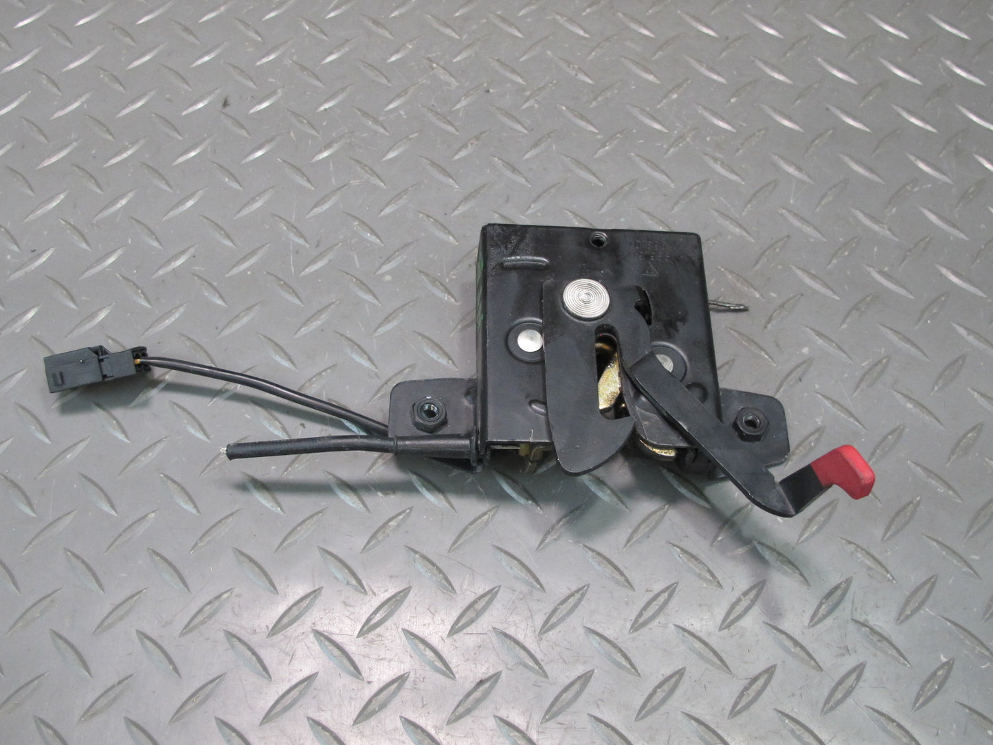 1997-2004 Porsche Boxster 986 Front Hood Bonnet Lock Latch 99651105301