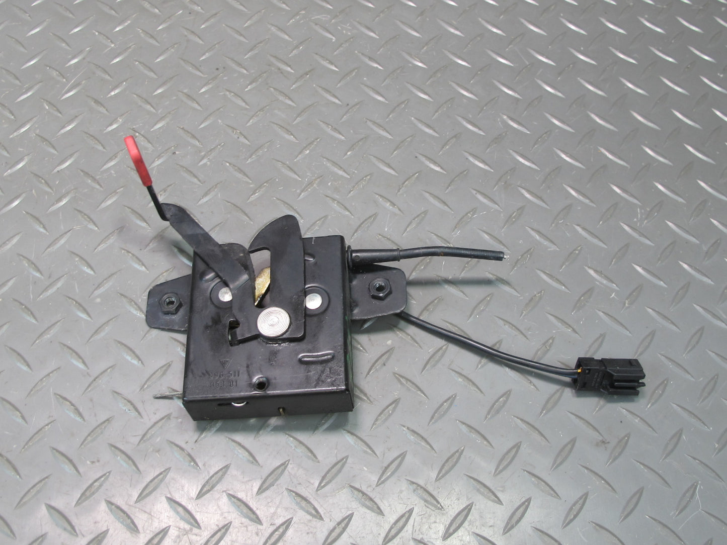 1997-2004 Porsche Boxster 986 Front Hood Bonnet Lock Latch 99651105301