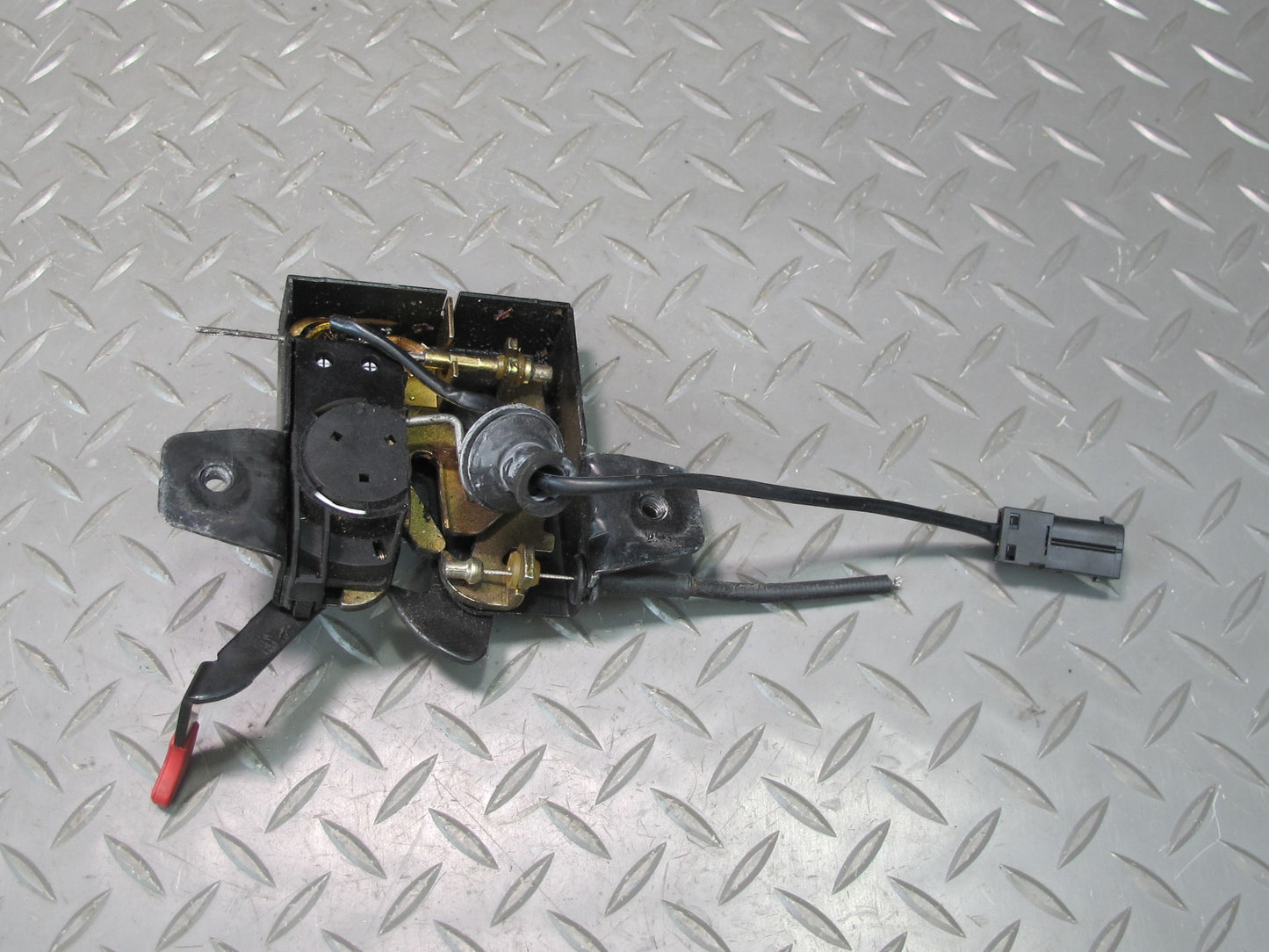 1997-2004 Porsche Boxster 986 Front Hood Bonnet Lock Latch 99651105301