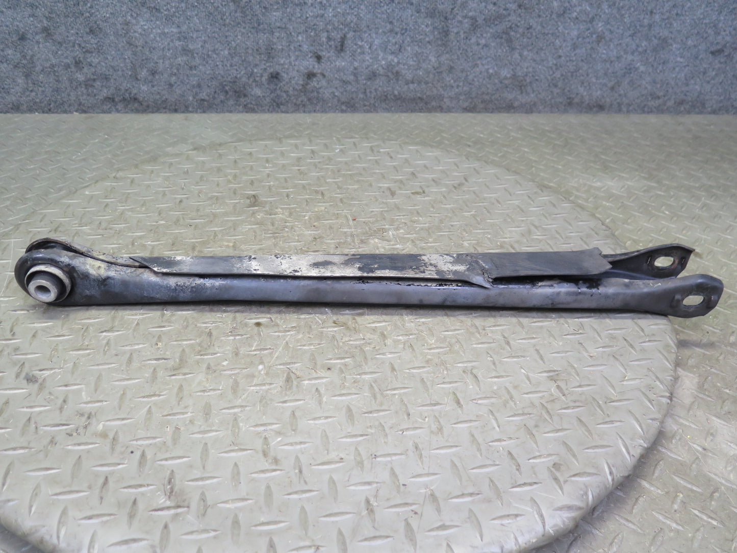 01-06 BMW E46 330ci RWD Set of 2 Rear Left Upper & Lower Control Arm 77K OEM