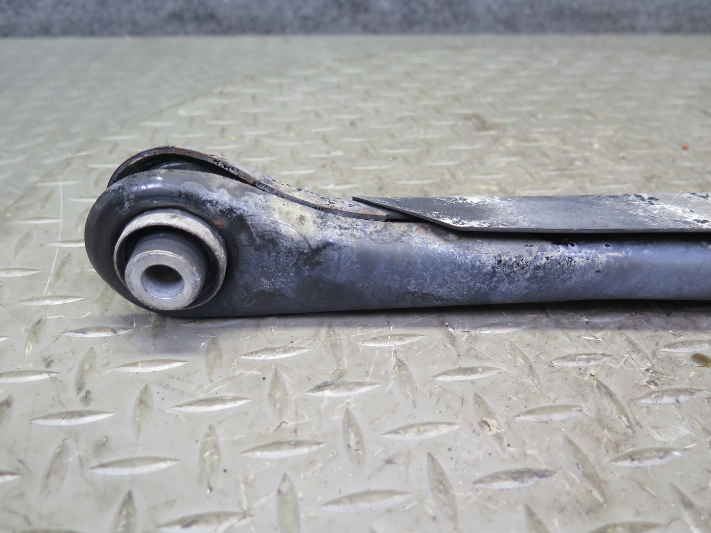 01-06 BMW E46 330ci RWD Set of 2 Rear Left Upper & Lower Control Arm 77K OEM