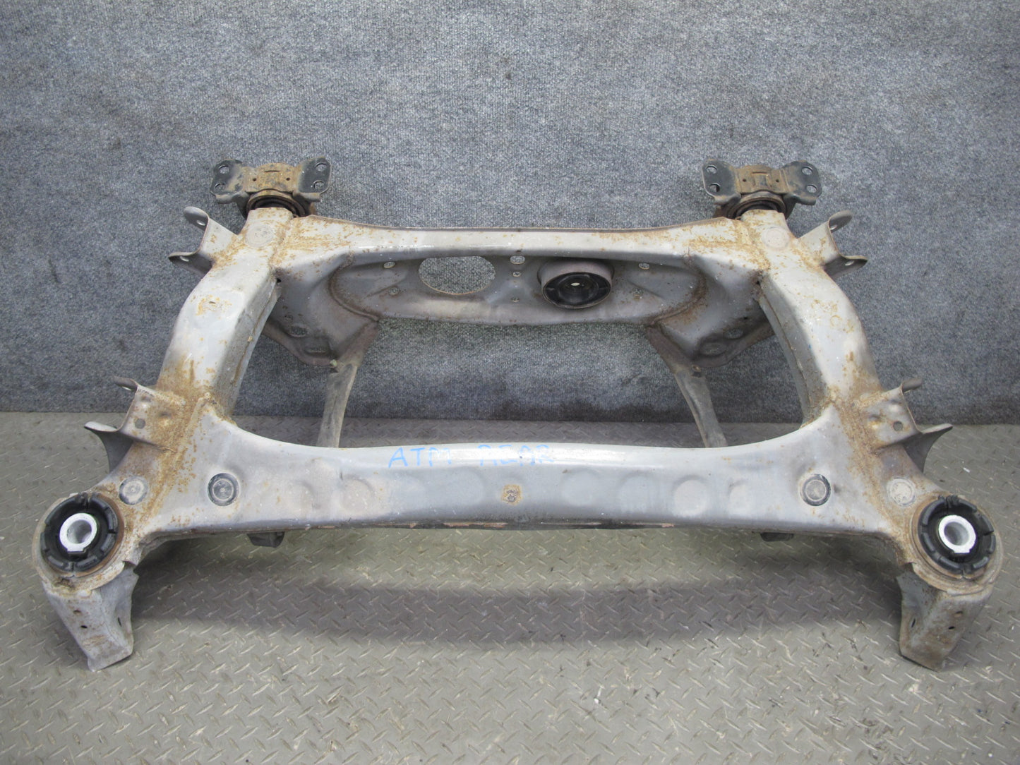 96-00 Toyota MARK2 JZX100 Tourer S Rear Suspension Crossmember Carrier OEM