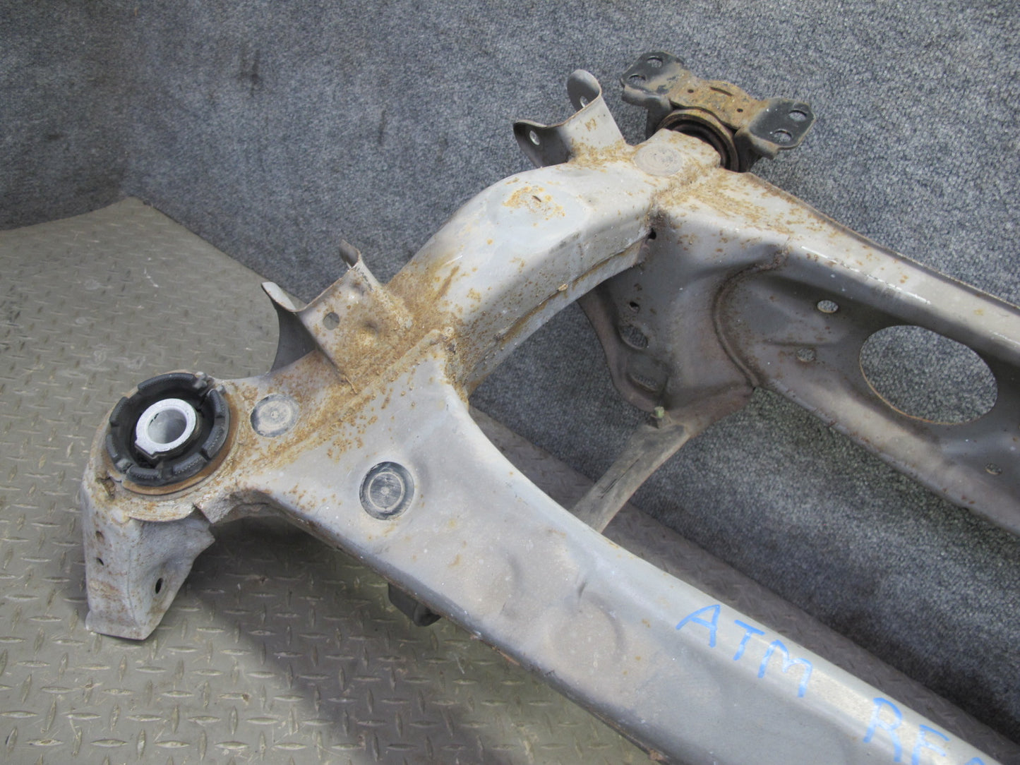96-00 Toyota MARK2 JZX100 Tourer S Rear Suspension Crossmember Carrier OEM