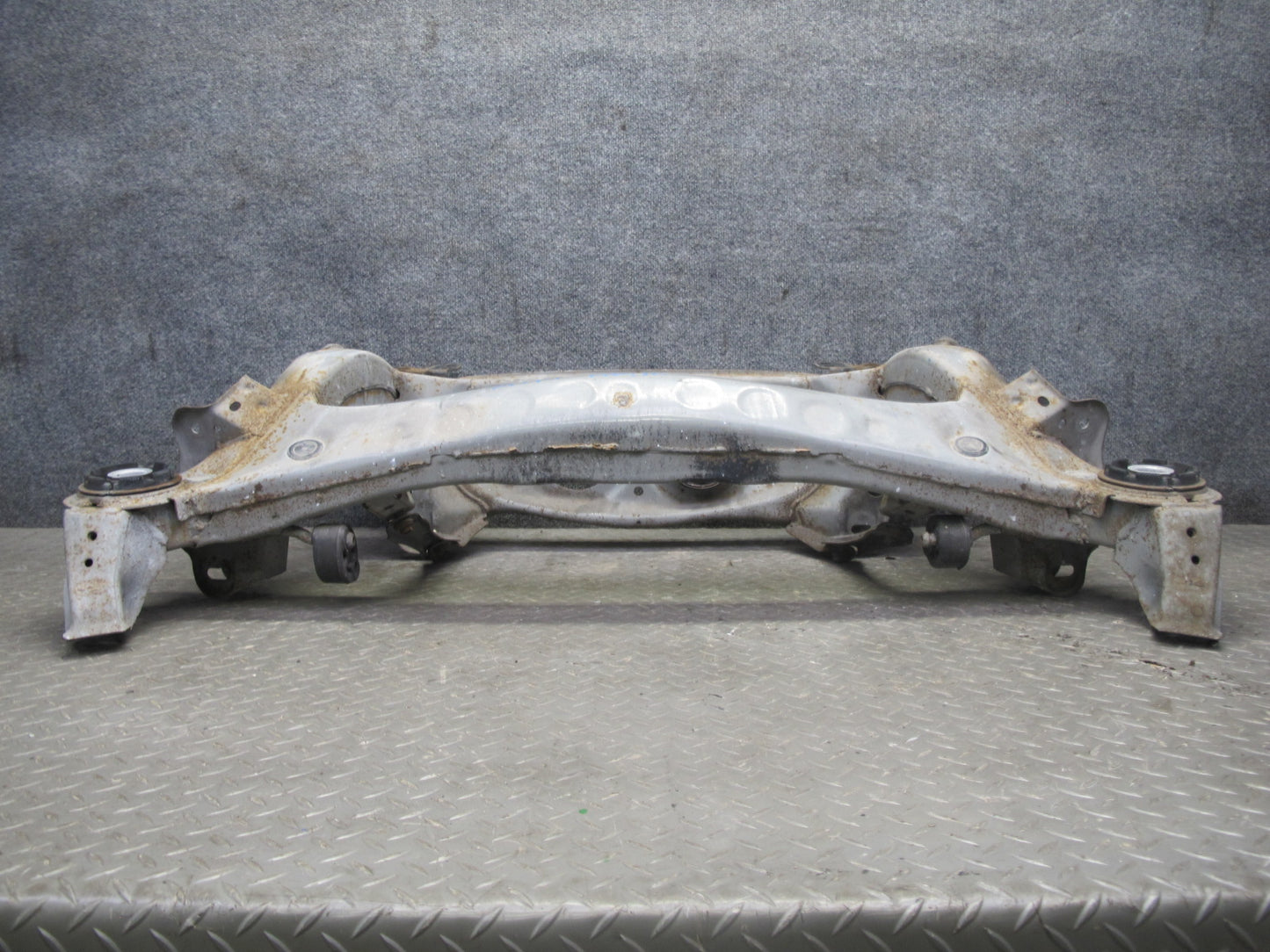 96-00 Toyota MARK2 JZX100 Tourer S Rear Suspension Crossmember Carrier OEM