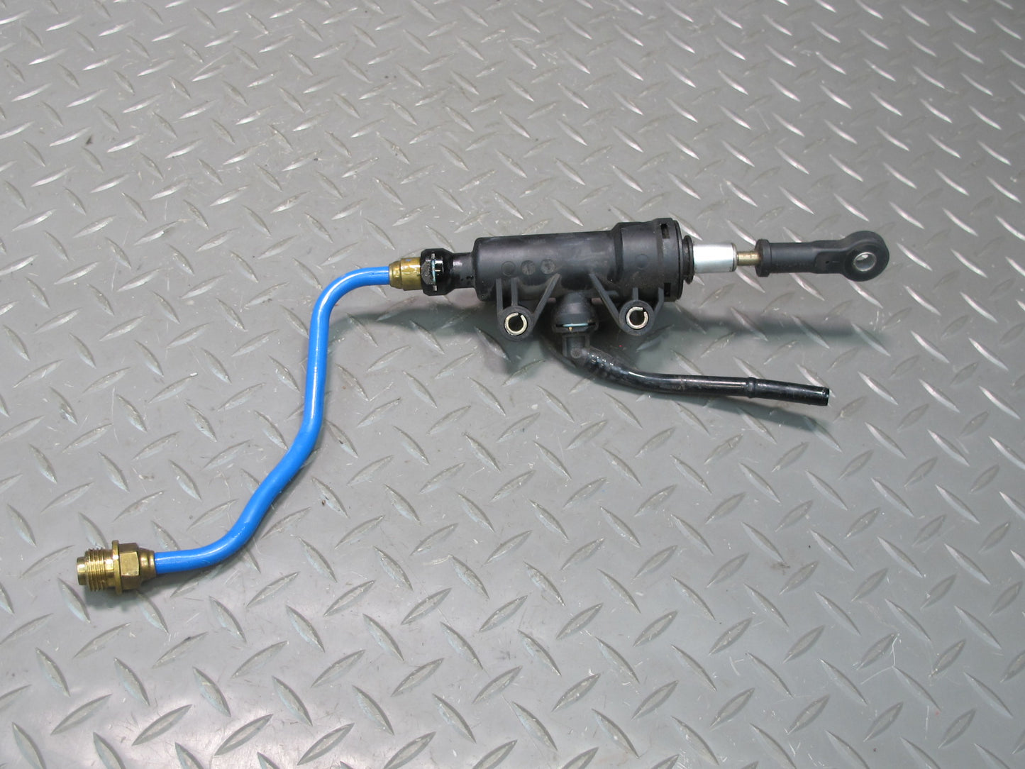 1997-2004 Porsche Boxster 986 Manual Transmission Clutch Master Cylinder w Pipe