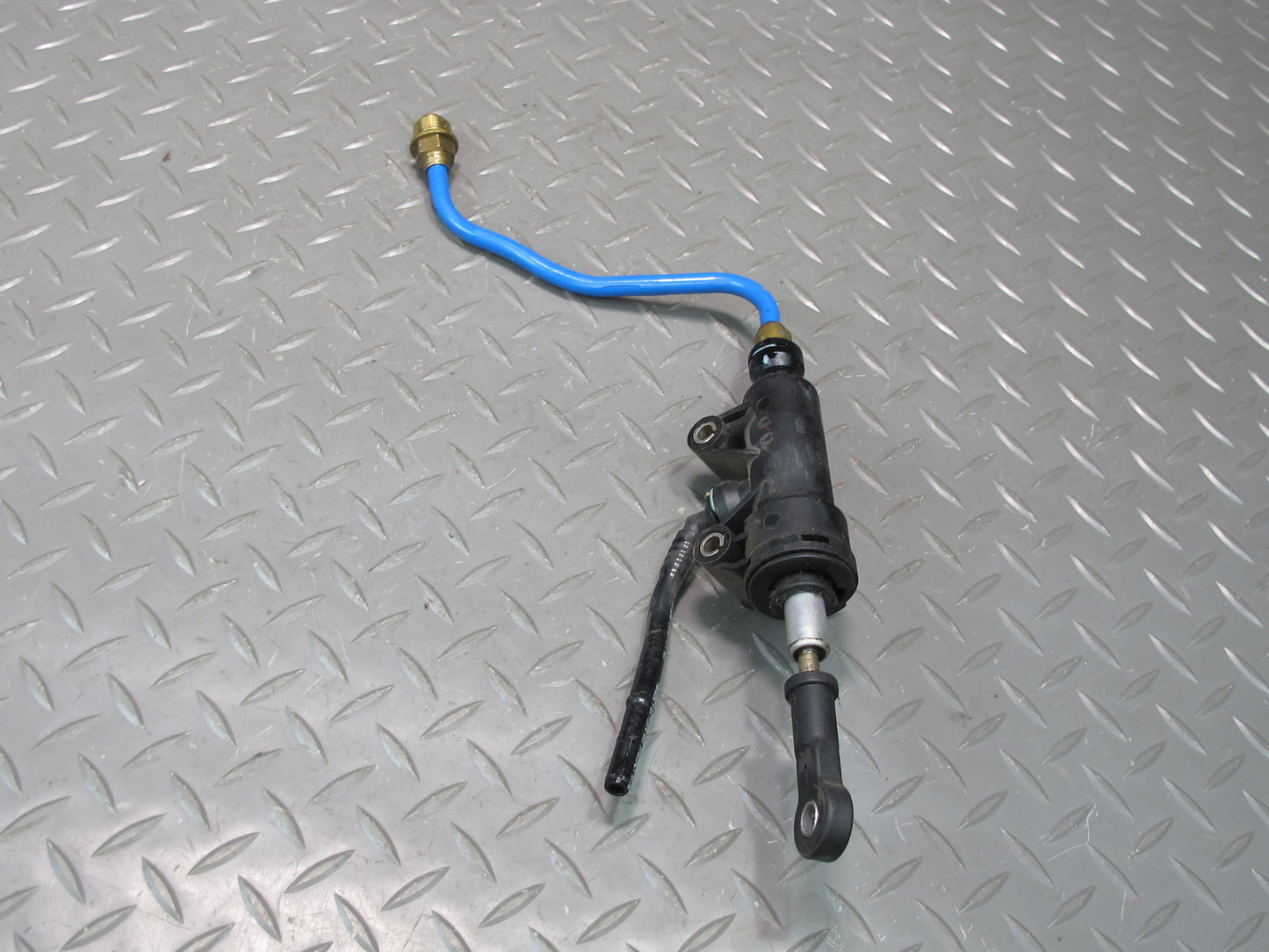 1997-2004 Porsche Boxster 986 Manual Transmission Clutch Master Cylinder w Pipe