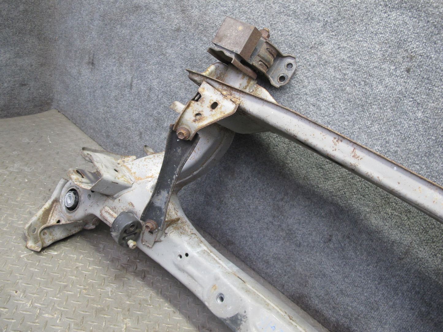 96-00 Toyota MARK2 JZX100 Tourer S Rear Suspension Crossmember Carrier OEM