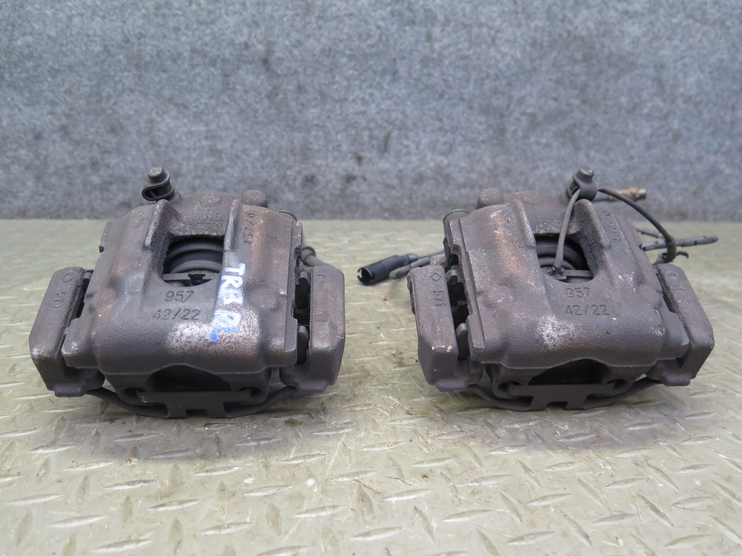 01-06 BMW E46 330i 330Ci RWD Set of 2 Rear Left & Right Brake Caliper 77K OEM