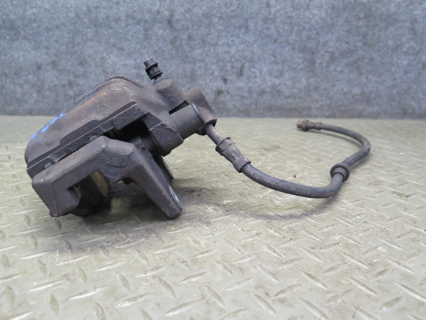 01-06 BMW E46 330i 330Ci RWD Set of 2 Rear Left & Right Brake Caliper 77K OEM