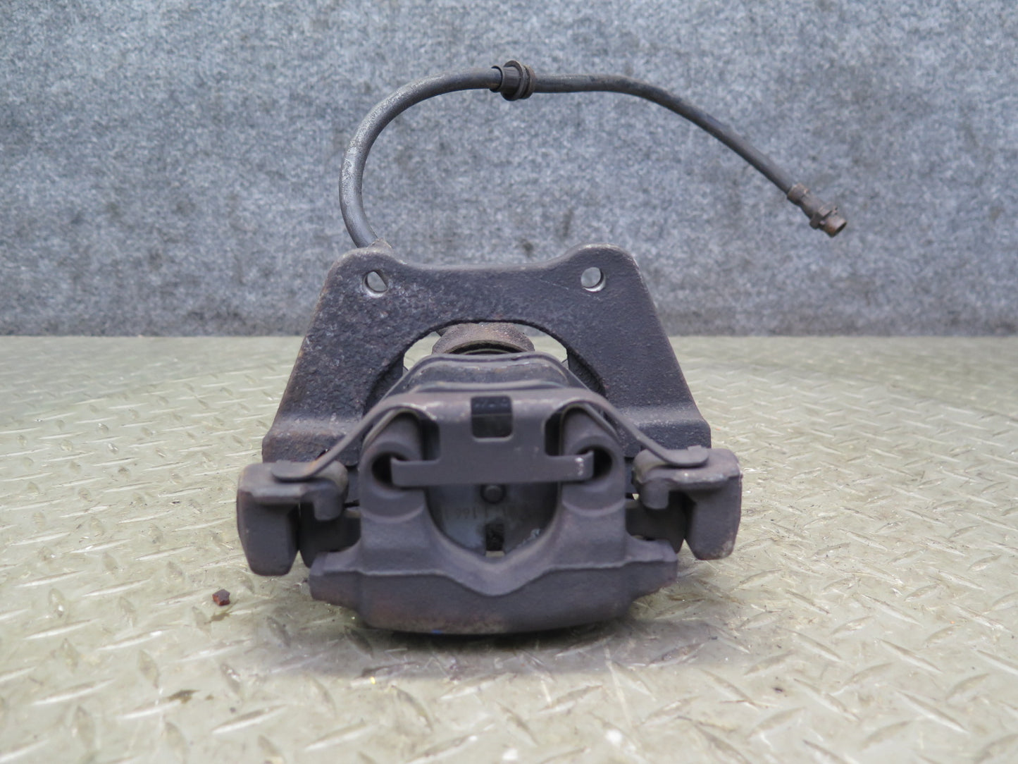 01-06 BMW E46 330i 330Ci RWD Set of 2 Rear Left & Right Brake Caliper 77K OEM