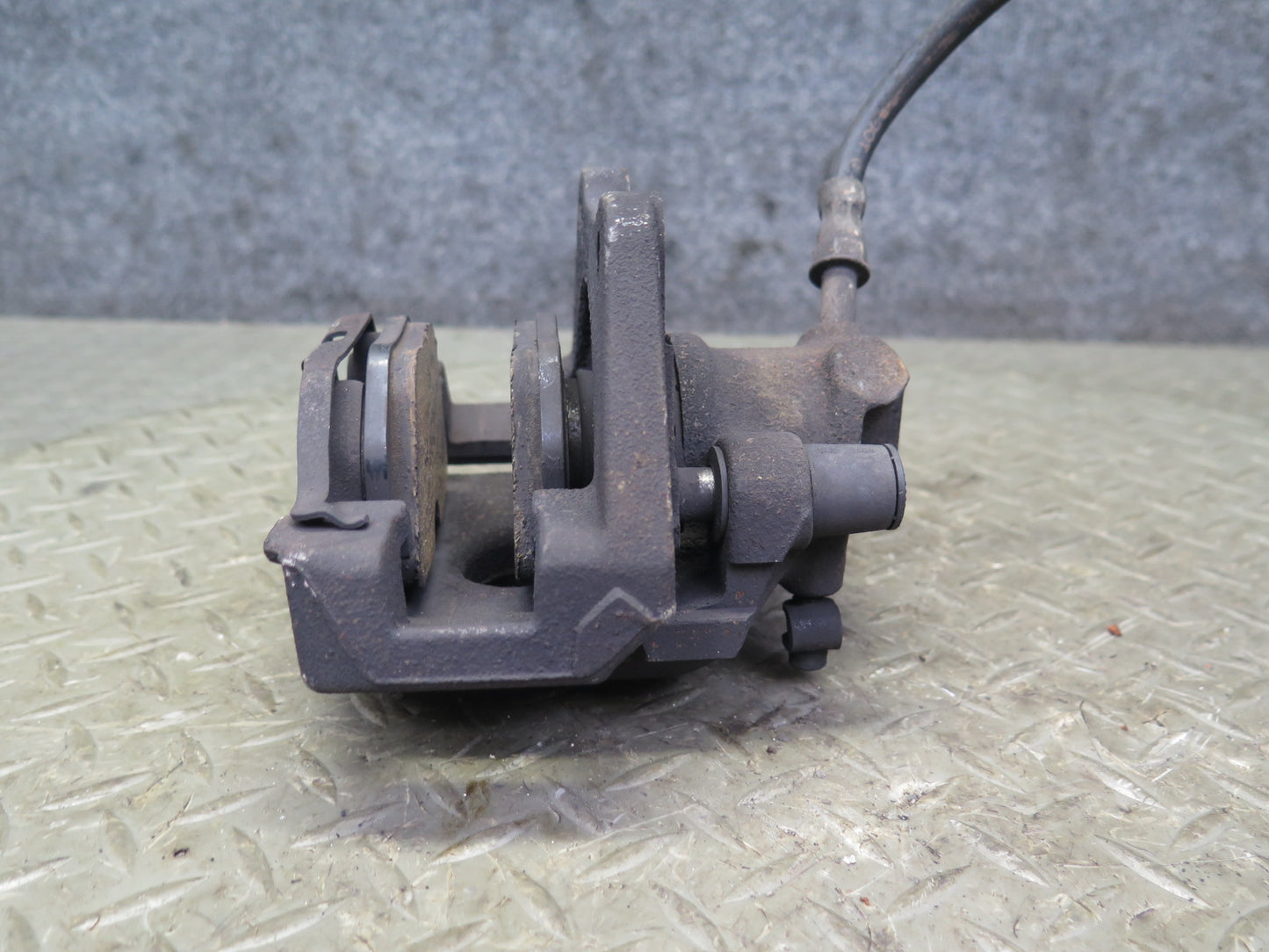 01-06 BMW E46 330i 330Ci RWD Set of 2 Rear Left & Right Brake Caliper 77K OEM