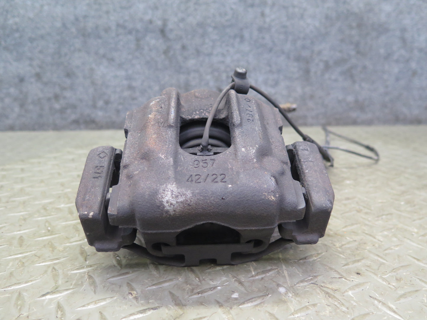 01-06 BMW E46 330i 330Ci RWD Set of 2 Rear Left & Right Brake Caliper 77K OEM