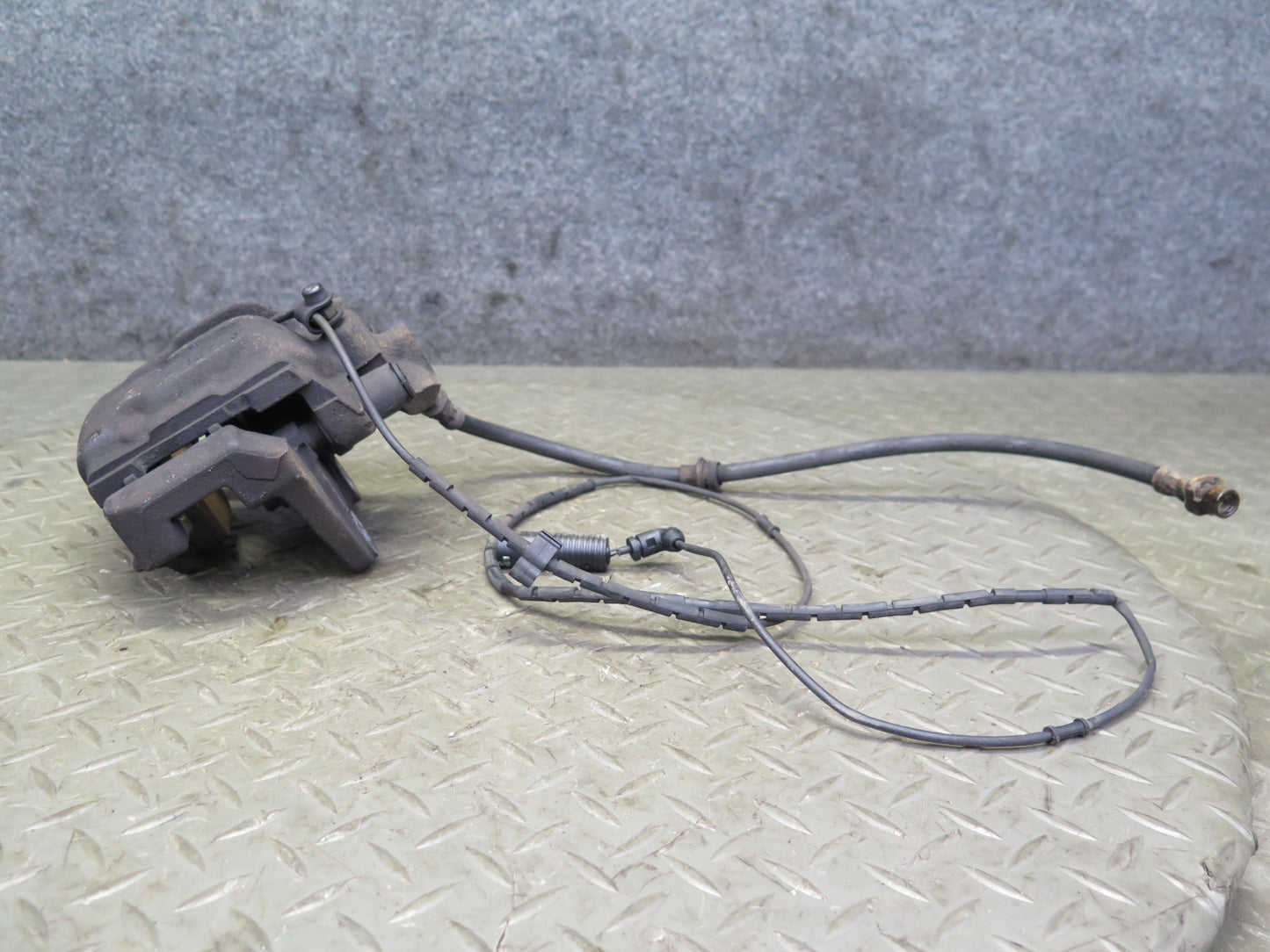 01-06 BMW E46 330i 330Ci RWD Set of 2 Rear Left & Right Brake Caliper 77K OEM