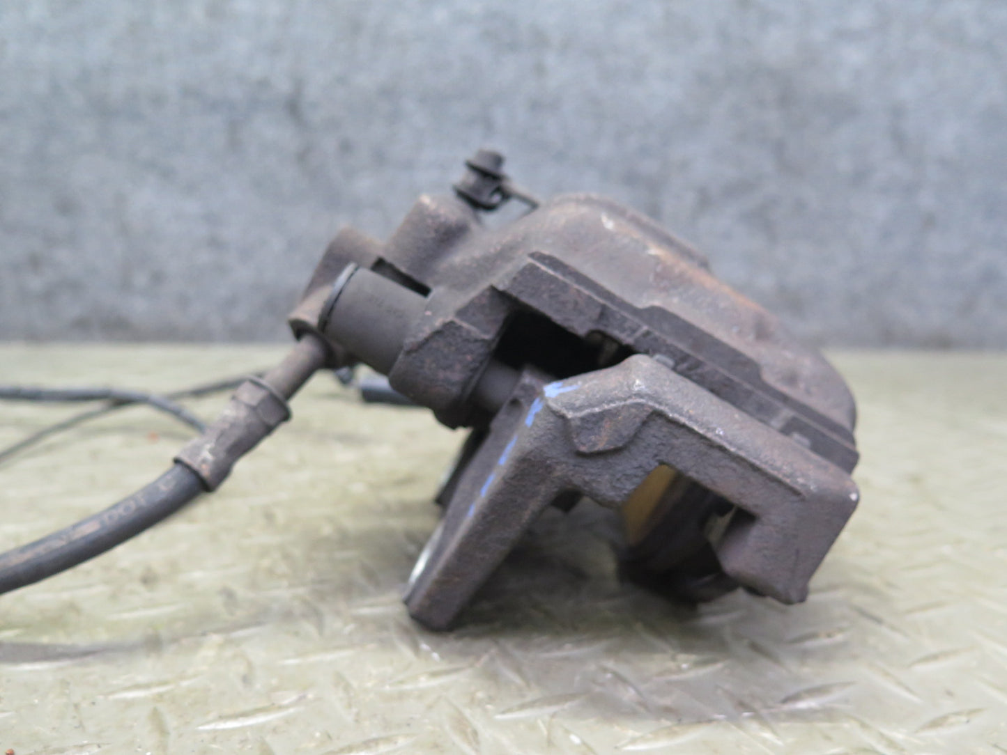 01-06 BMW E46 330i 330Ci RWD Set of 2 Rear Left & Right Brake Caliper 77K OEM