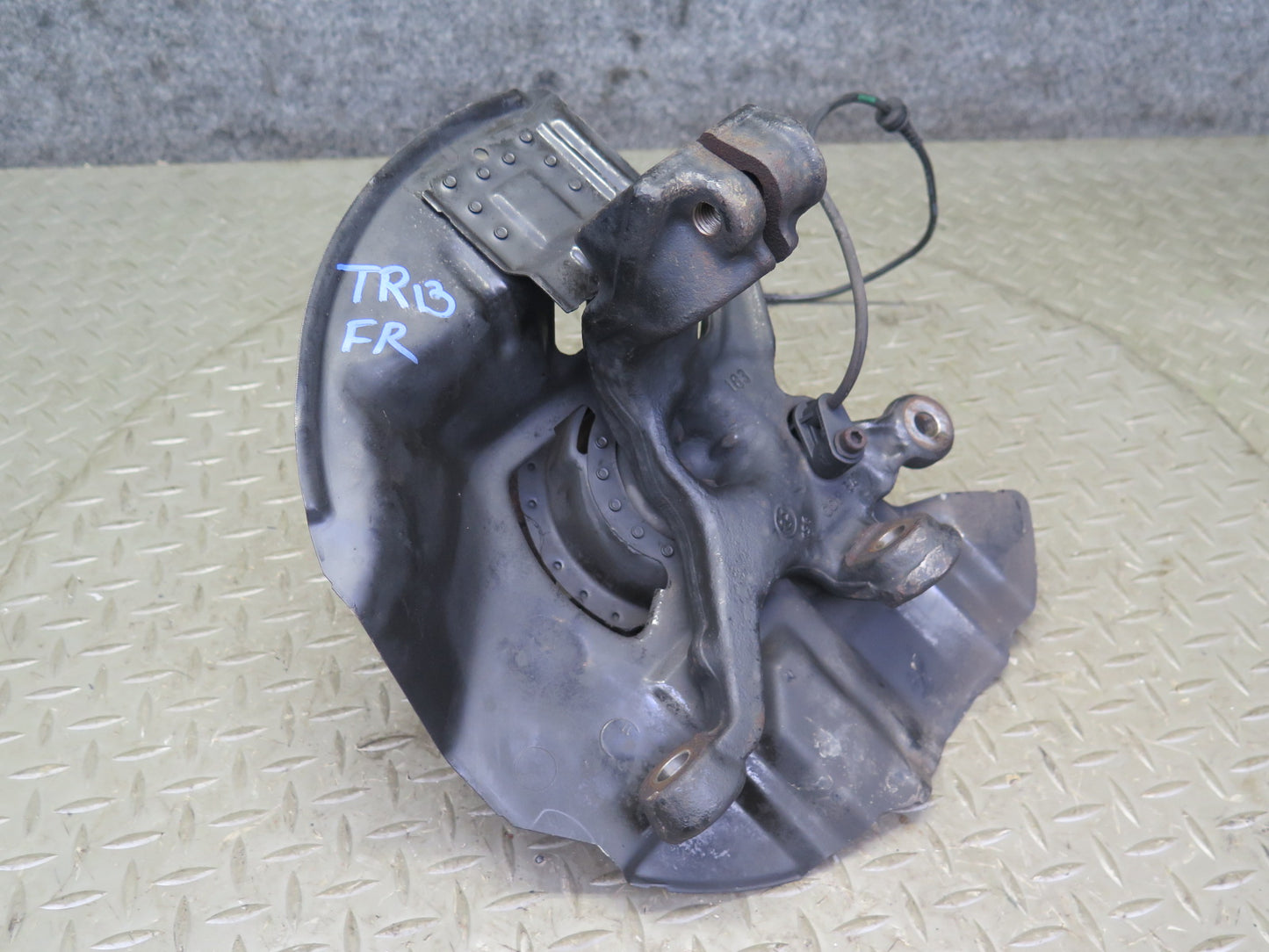 01-06 BMW E46 330ci RWD Front Right Spindle Knuckle Wheel Hub Bearing 77K OEM