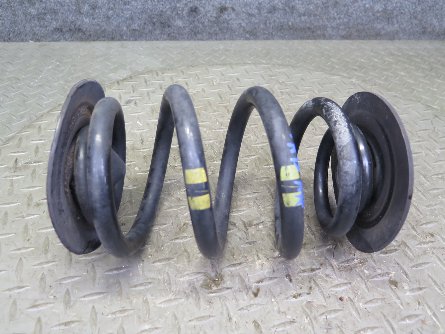 01-06 BMW E46 330ci Convertible Set of 2 Rear Left & Right Coil Spring OEM