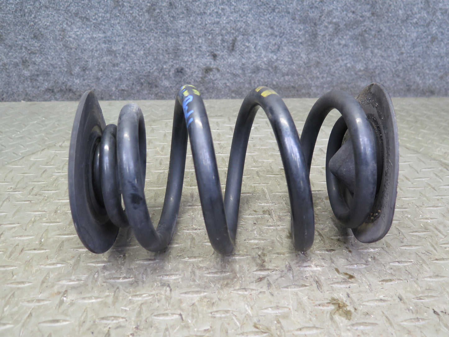 01-06 BMW E46 330ci Convertible Set of 2 Rear Left & Right Coil Spring OEM