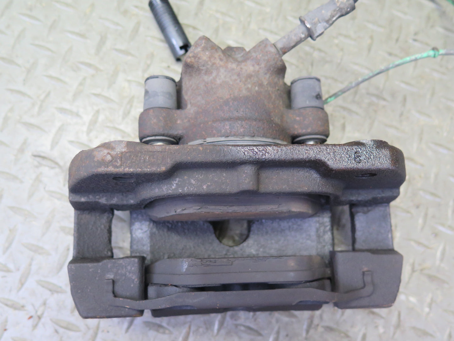 01-06 BMW E46 330i 330Ci RWD Set of 2 Front Left & Right Brake Caliper 77K OEM