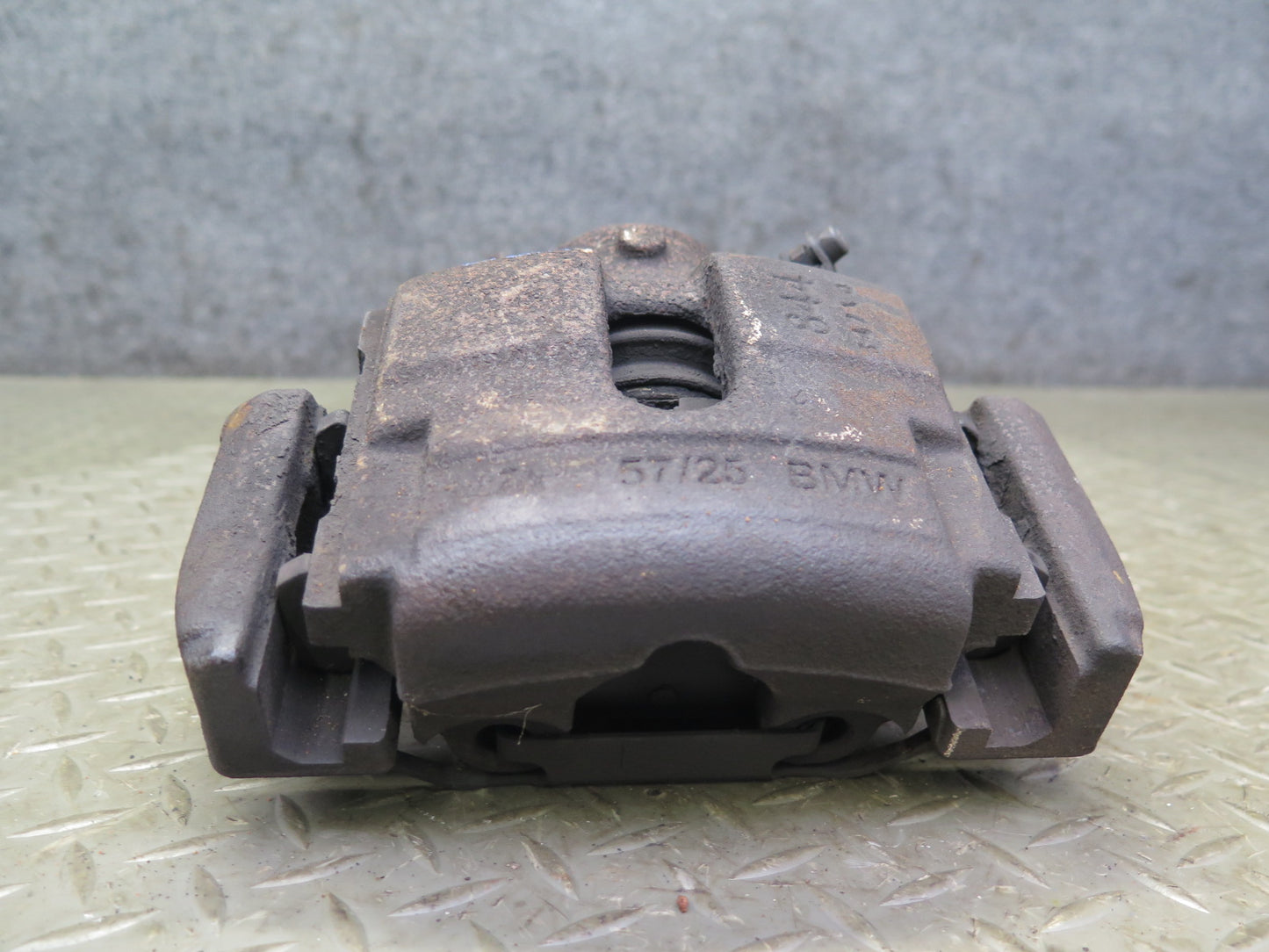 01-06 BMW E46 330i 330Ci RWD Set of 2 Front Left & Right Brake Caliper 77K OEM