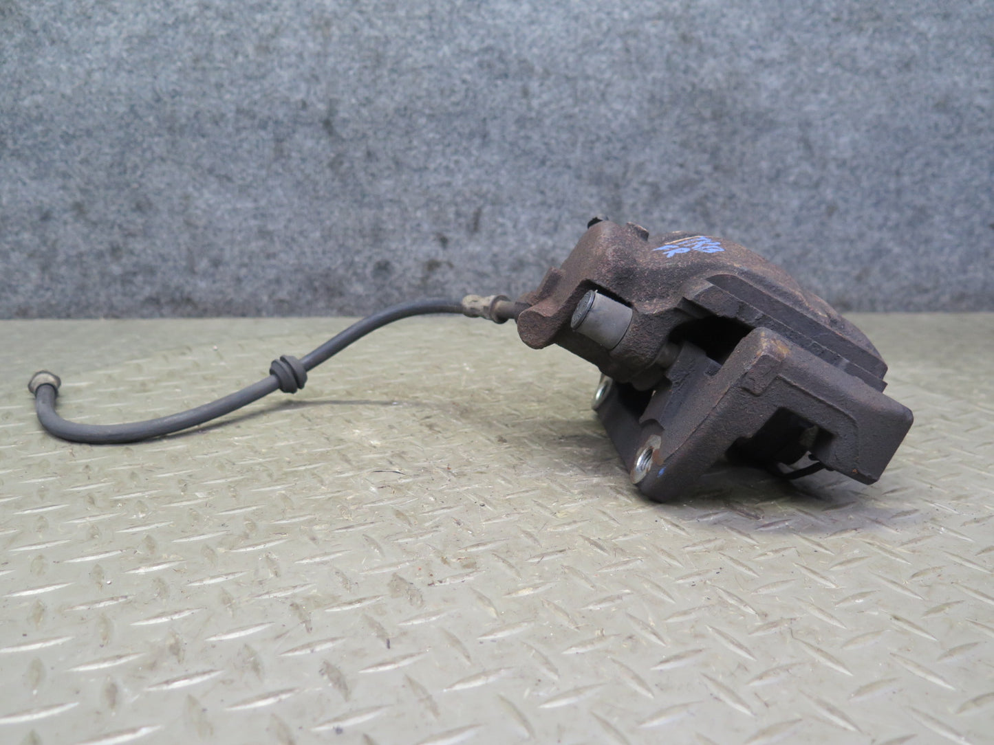 01-06 BMW E46 330i 330Ci RWD Set of 2 Front Left & Right Brake Caliper 77K OEM