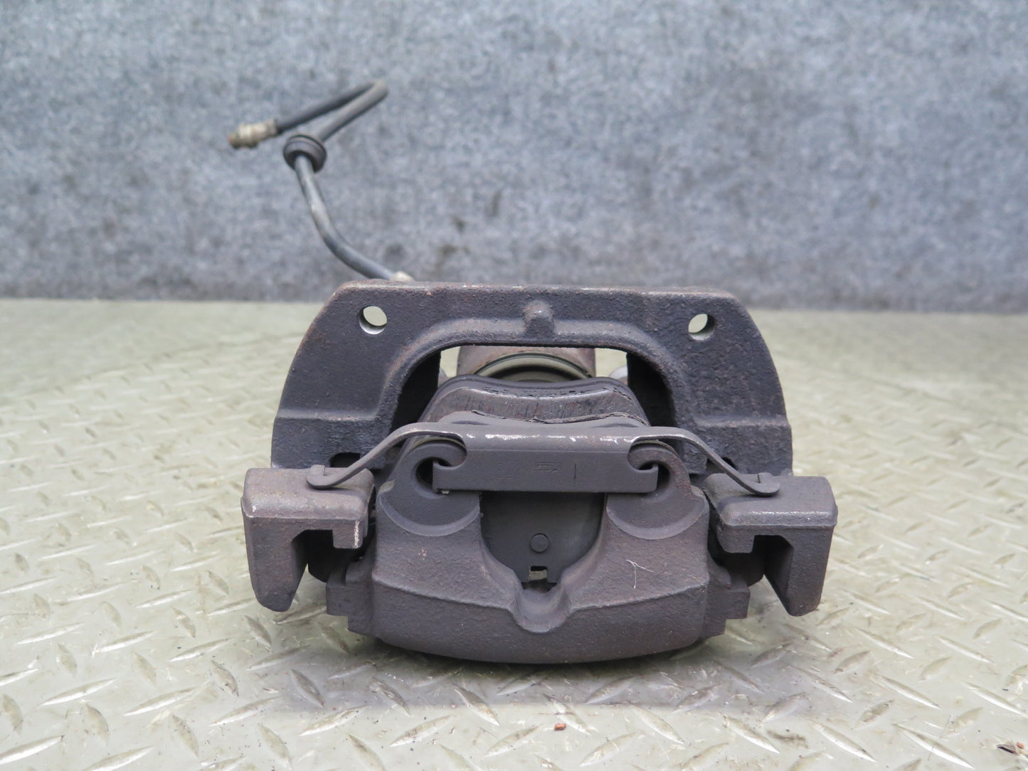 01-06 BMW E46 330i 330Ci RWD Set of 2 Front Left & Right Brake Caliper 77K OEM