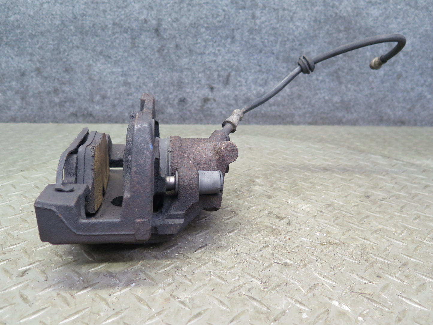 01-06 BMW E46 330i 330Ci RWD Set of 2 Front Left & Right Brake Caliper 77K OEM