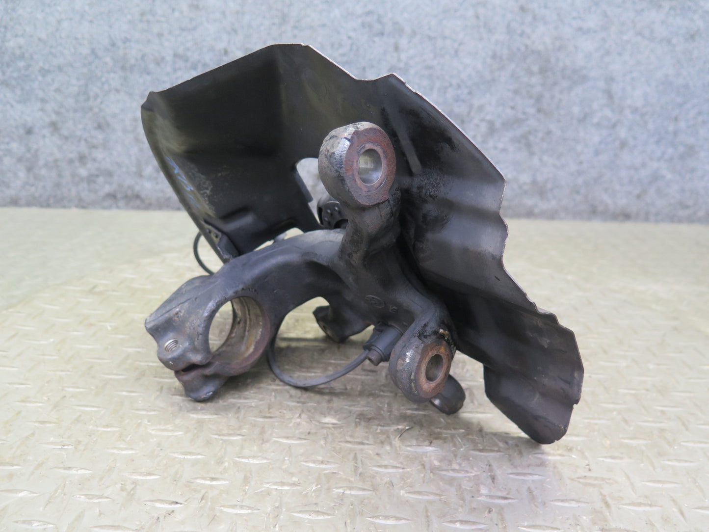 01-06 BMW E46 330ci RWD Front Left Spindle Knuckle Wheel Hub Bearing 77K OEM