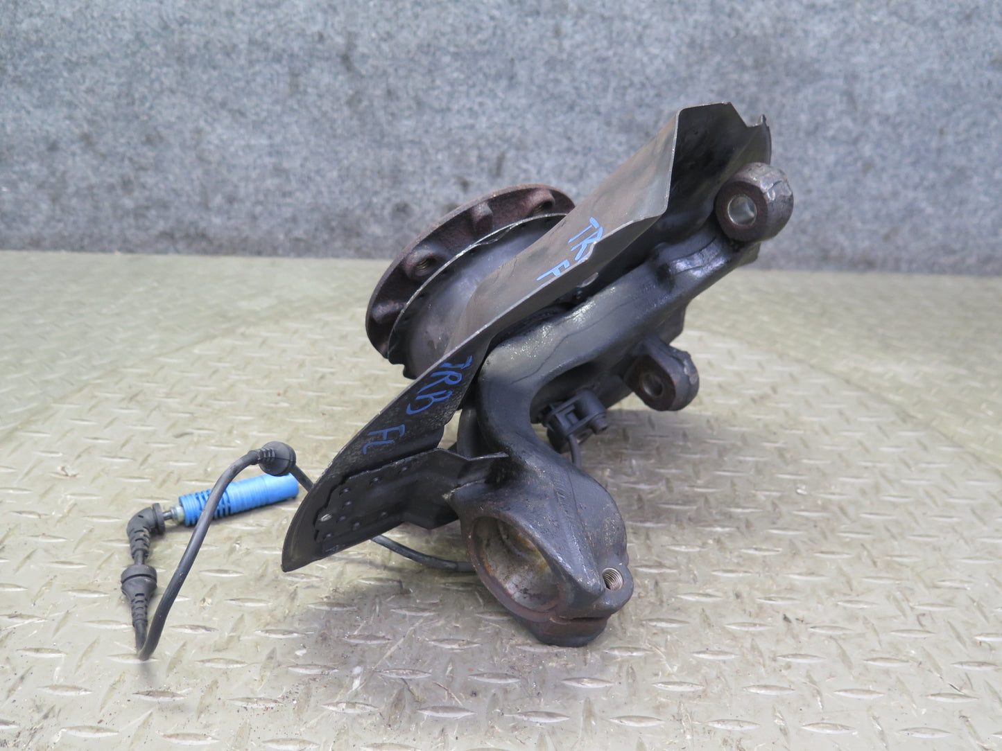 01-06 BMW E46 330ci RWD Front Left Spindle Knuckle Wheel Hub Bearing 77K OEM