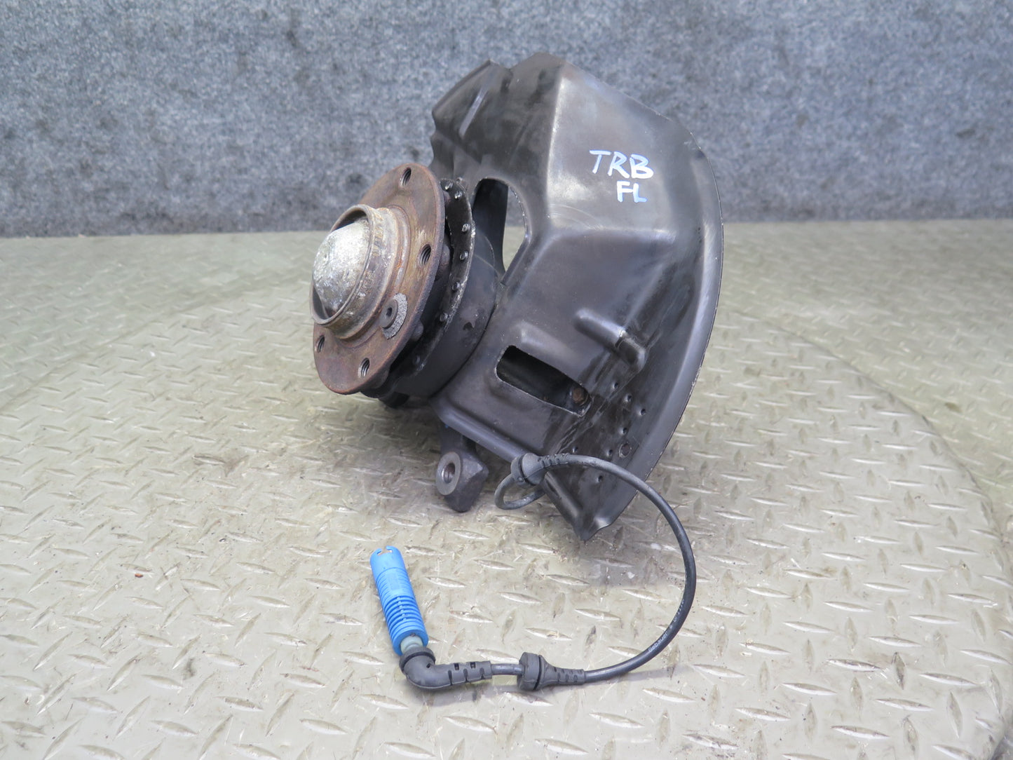 01-06 BMW E46 330ci RWD Front Left Spindle Knuckle Wheel Hub Bearing 77K OEM